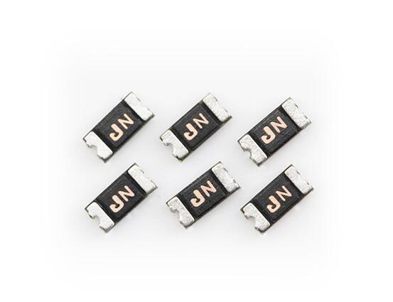 自恢復(fù)貼片保險(xiǎn)絲