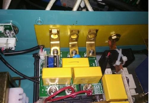 保險(xiǎn)絲燒斷與電路跳閘的區(qū)別