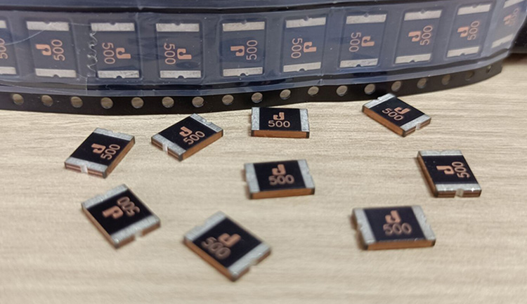 2920貼片自恢復(fù)保險絲